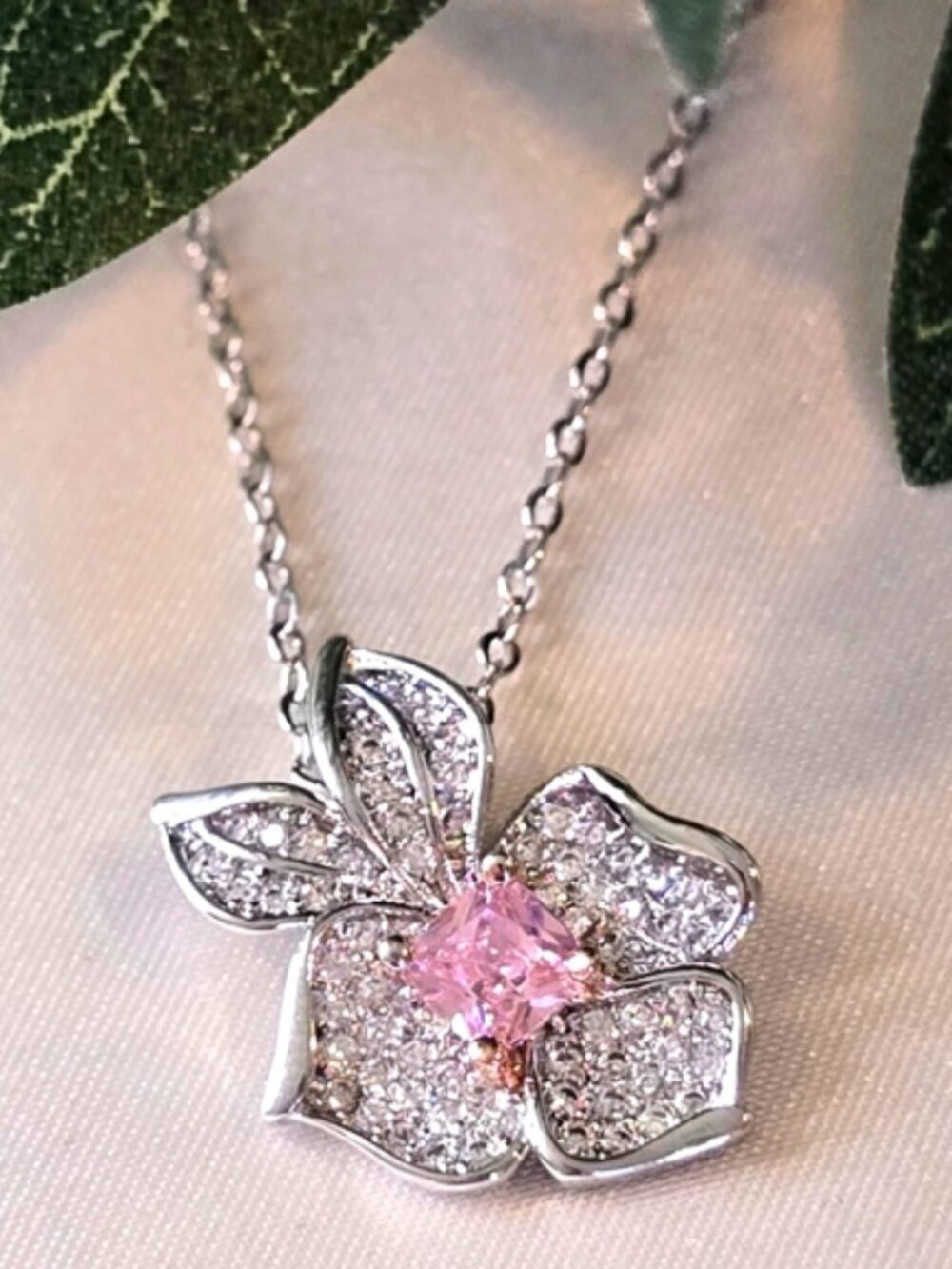 Silver Micro Inlaid Zircon Pink Princess Square Zircon Flower Pendant Necklace